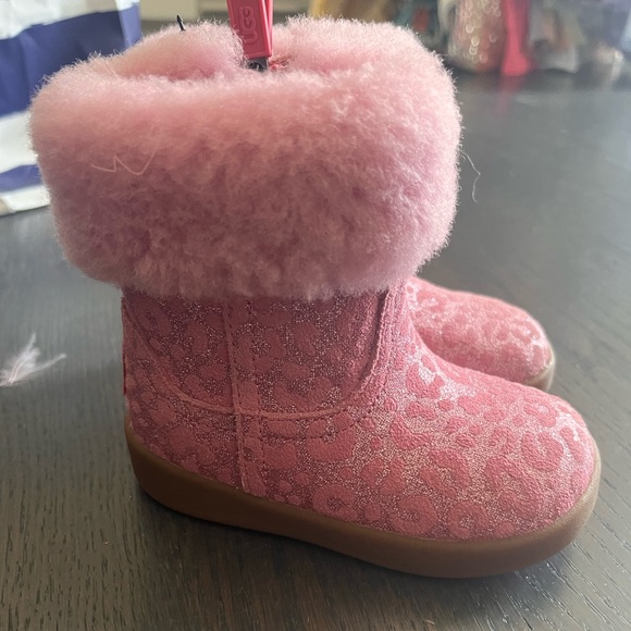 Toddler Pink size 4/5 UGG BOOTS - Picture 1 of 6